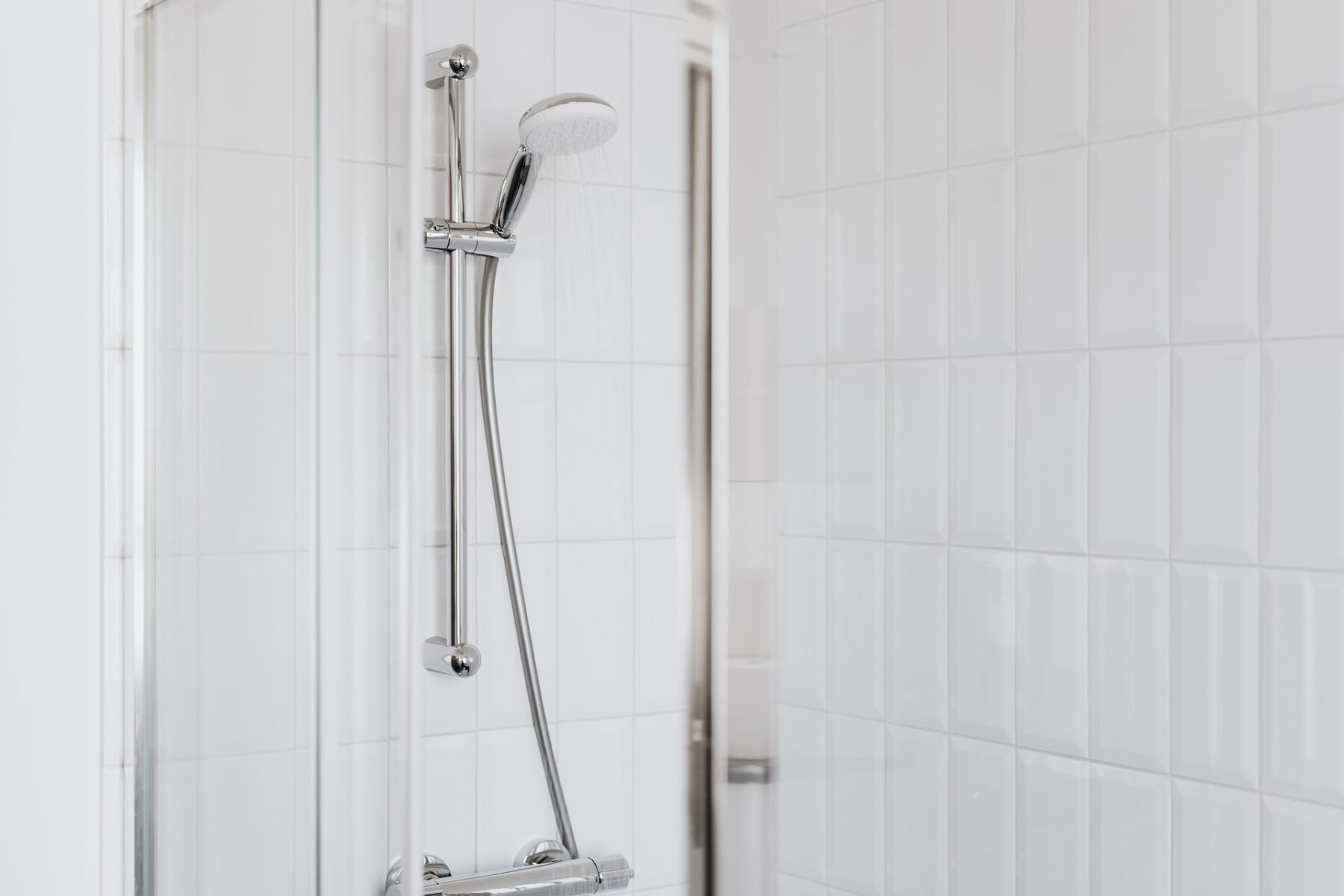 how-do-you-tighten-a-shower-head-hose-plumbing-tips